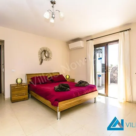 Villa Topaz *