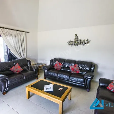 Villa Topaz *